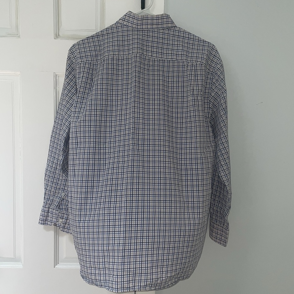 J. Crew Lightweight Men’s Button down Shirt - Picture 2 of 3